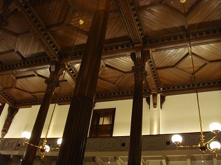 CAFE1894　天井と回廊と柱.jpg